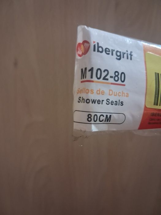 Nowe listwy uszczelniające Ibergrif 2 szt. 800 mm do drzwi prysznicowy