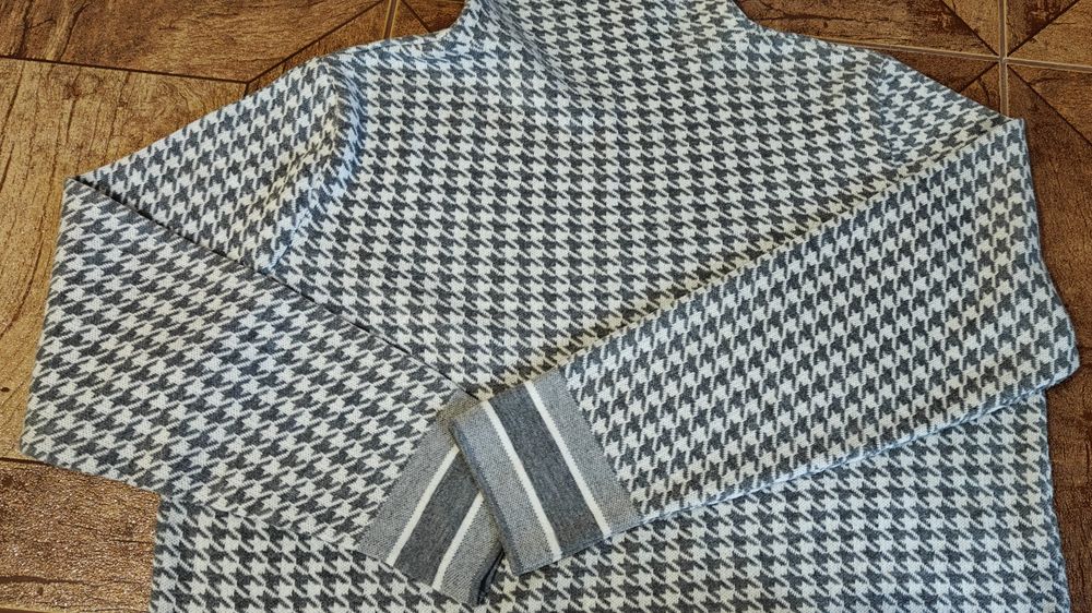 Жіночий светр L-XL