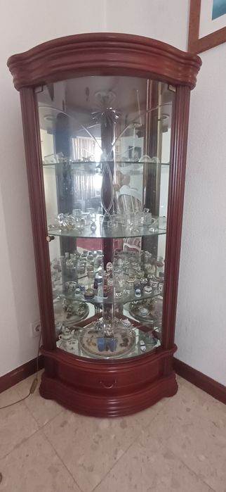Vitrine madeira maciça iluminada