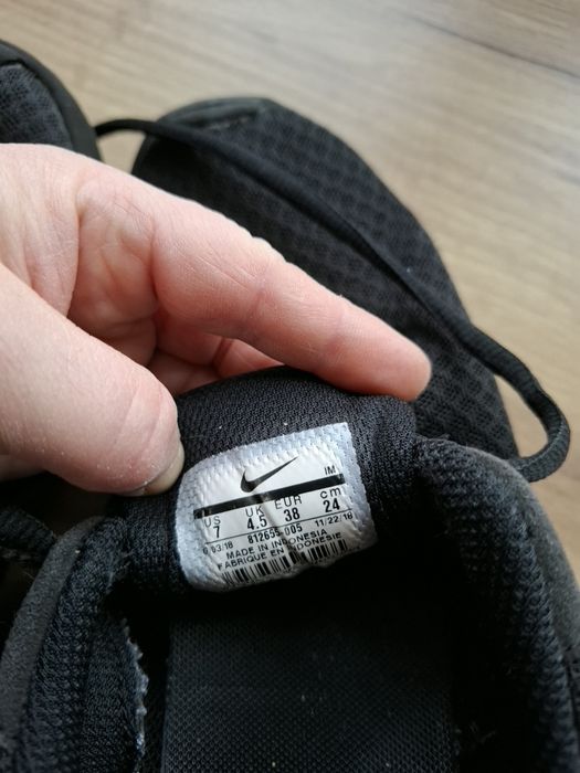 Buty sportowe damskie