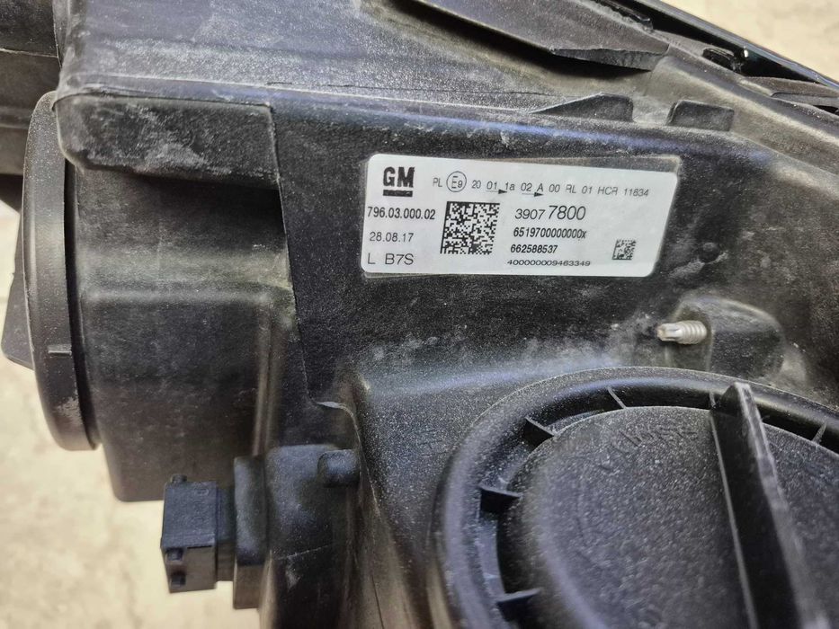 Farol /  Esquerdo OPEL ASTRA K (B16) 1.6 CDTI (68)