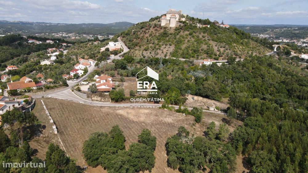 Lote para Construção, Vista para o Castelo de Ourém