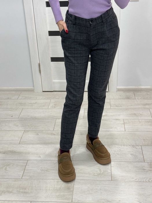 Сірі теплі штани в клітинку, класичні жіночі штани, талія регулюється