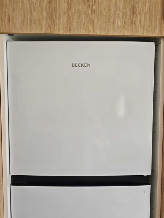 Frigorífico BECKEN 167.6 cm , ainda com factura e garantia