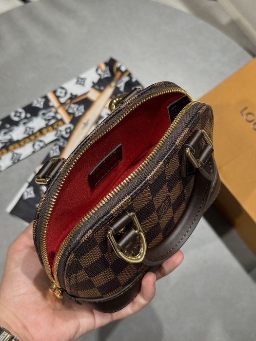 Torebka mini Louis Vuitton alma nano