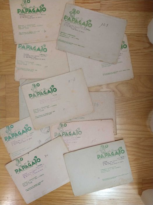 Revistas de BD Papagaio e envelopes de envio