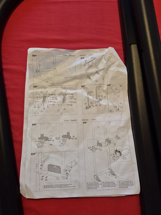 Torre de treino multifuncional NOVA para abdominais, dips, costas, etc