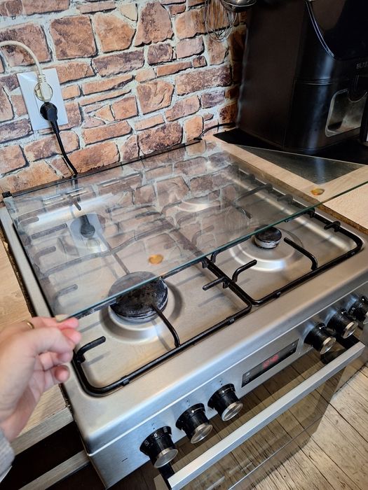 Sprzedam kuchenkę gazową beko z elektrycznym piekarnikiem