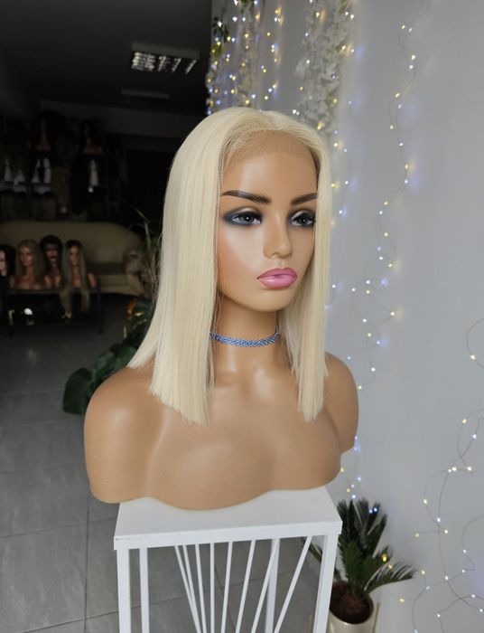 Lekka blond peruka Zyta lacefront naturlany efekt jasny blond