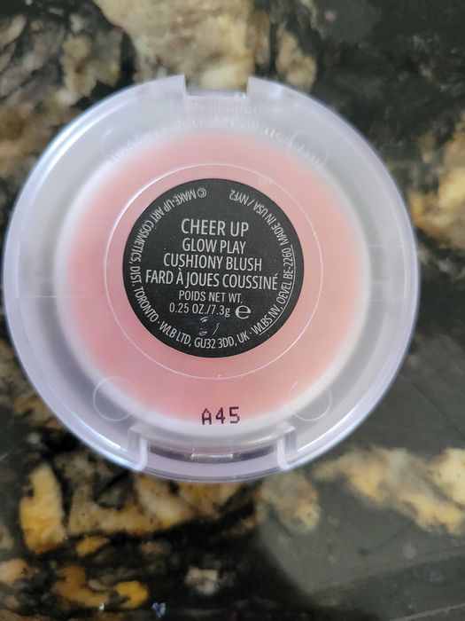 Mac glowplay blush cheer up