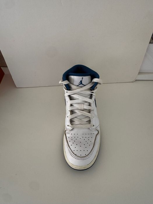 Jordan 1 azul e branco