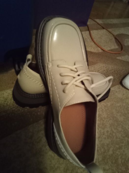 Продаются женские туфли