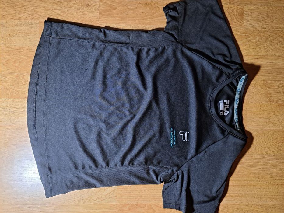 T-shirt de desporto preta FILA tamanho S