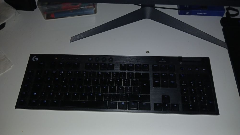 Logitech G915 wireless lightspeed