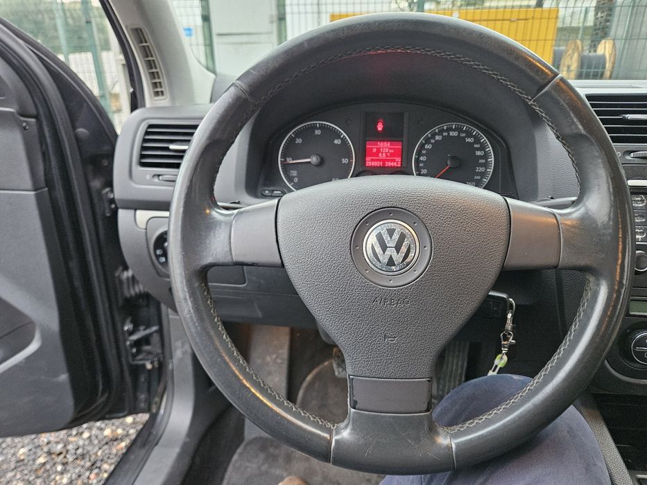 Vendo VW Golf 1.9 TDI ConfortLine