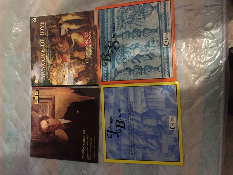 Discos de vinil em excelente estado.