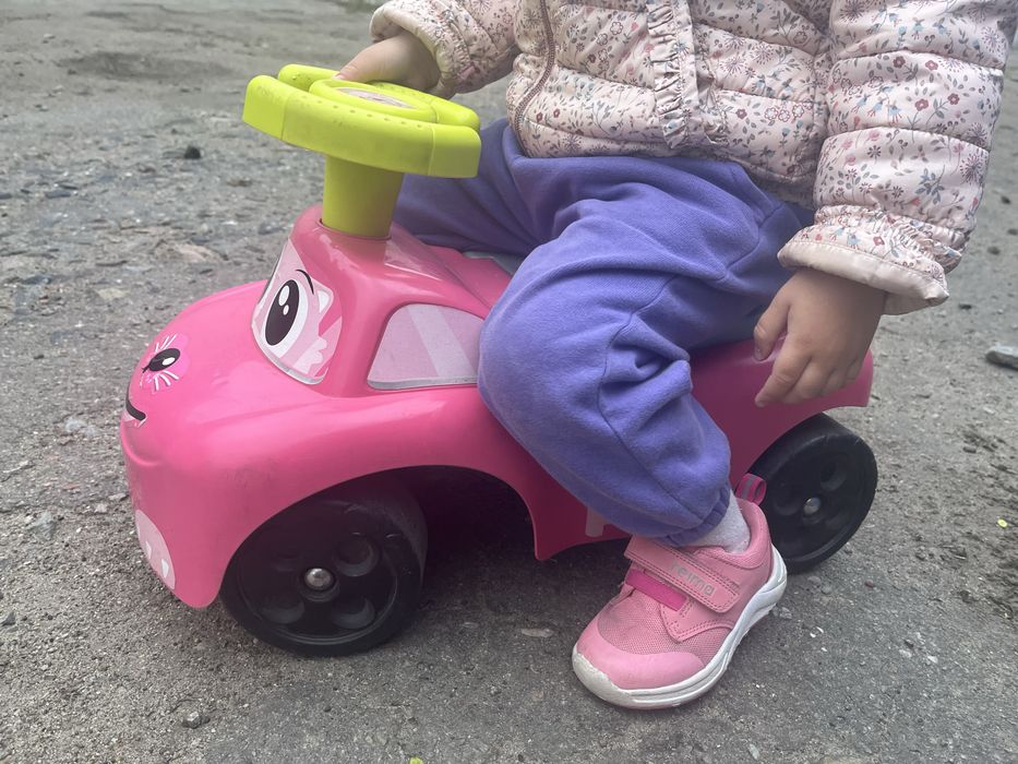 Продам толокар Smoby