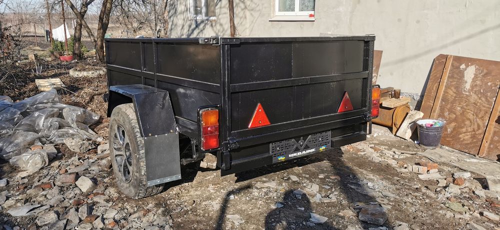 Причеп легковий посилений