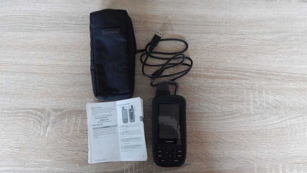 Garmin GPSMap 66sr z pokrowcem i karabińczykiem