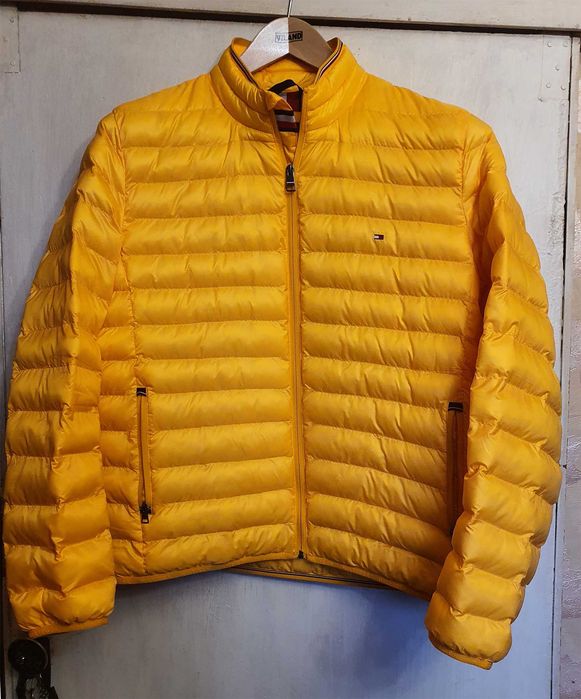 Продам микропуховик Tommy Hilfiger