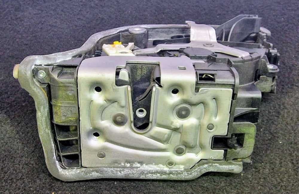 Fechadura / Fecho Porta Trás Direito 747768903 - BMW 3
