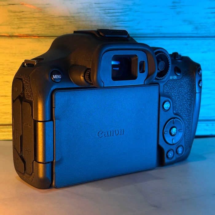 Canon EOS R7 – Como Nova + Seguro FNAC até 2027