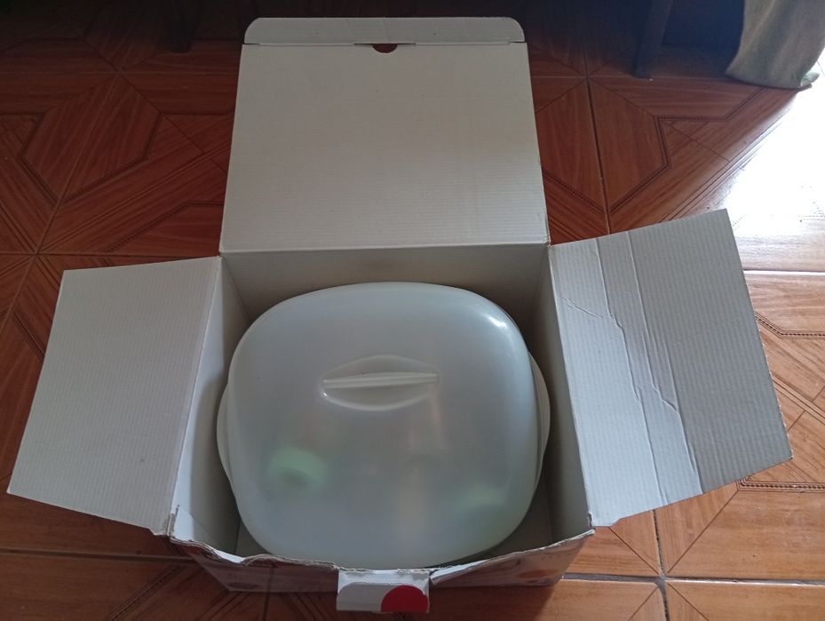 Esterilizador de biberões CHICCO + 5 Biberões de Vidro NORMAX