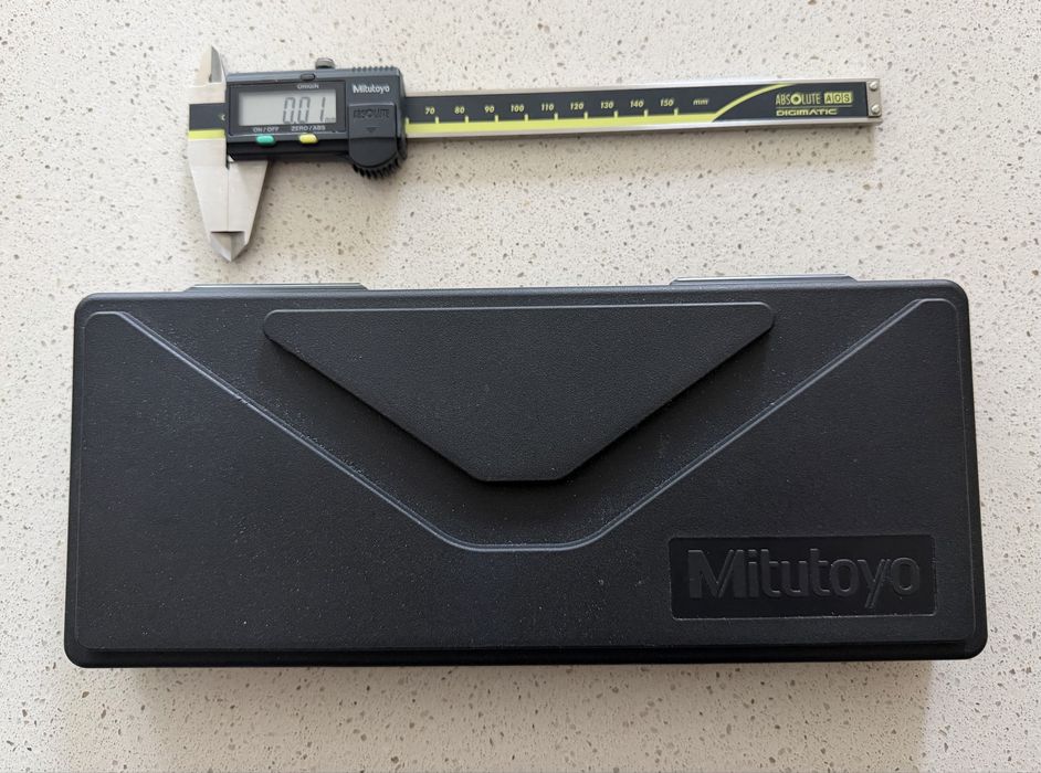 Suwmiarka Mitutoyo model CD-15APX