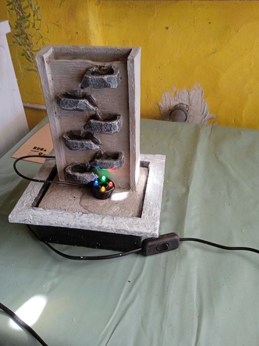 Fontinha a funcionar com luz
