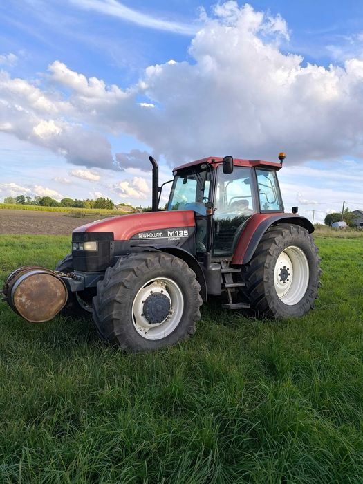 Ciągnik New Holland M135
