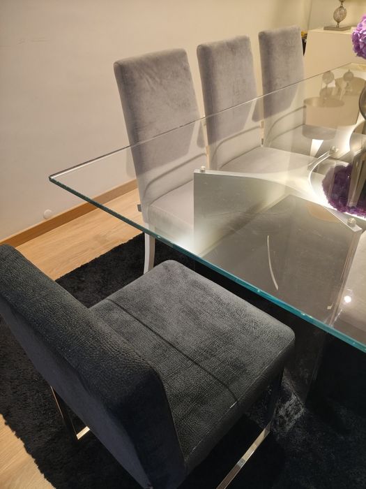 Conjunto de Sala de Jantar Interdesign: Mesa Vidro/Metal + 8 Cadeiras + Espelho Panorâmico