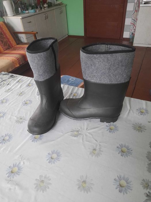 Buty filcowe 43 nowe polskie