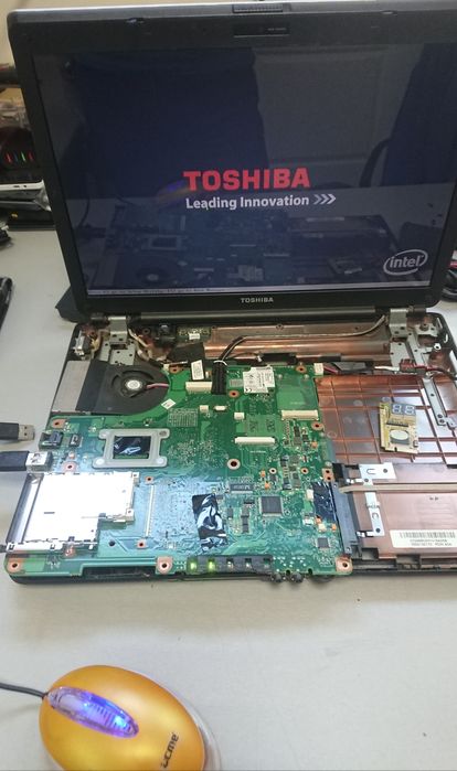 Материнская плата toshiba l300 l350 l355 6050a2170401-mb-a03. Рабочая!