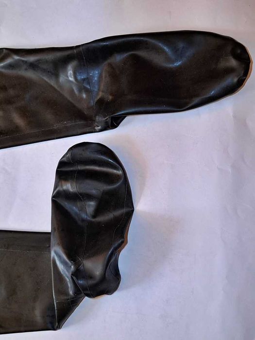 Czarny kombinezon latex 100% guma r. M/L