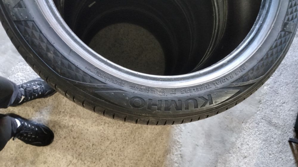 Продам Автошини 245-45 ZR 19