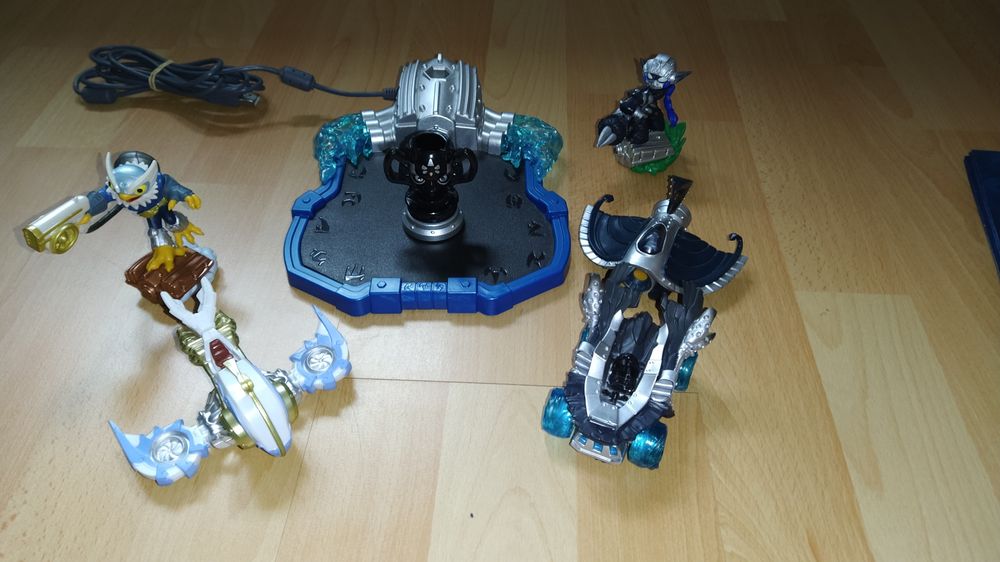 Skylanders Superchargers: figurki, puchar, pojazdy, portal, gra,
