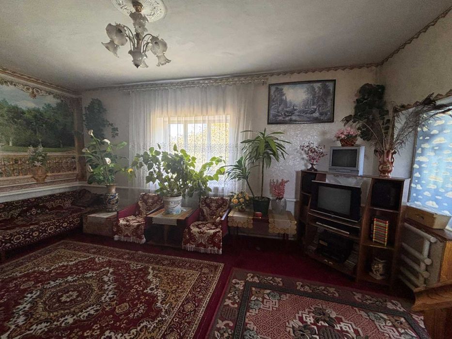 *Продаж просторого будинку в с.Мошни.