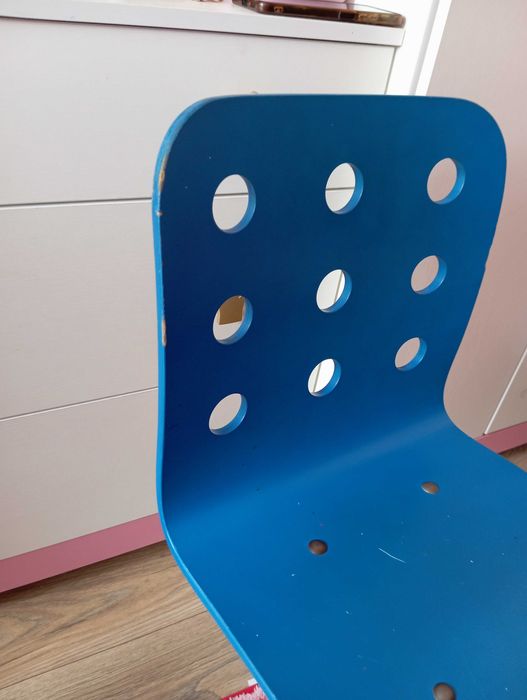 Krzesło niebieskie dla chłopca