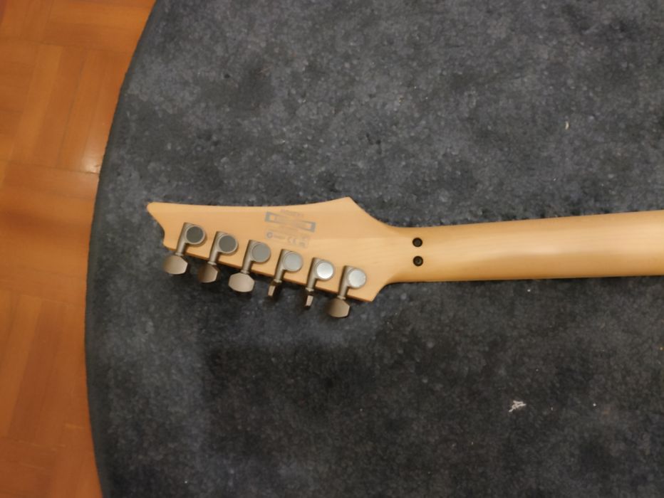 VENDA URGENTE Guitarra Ibanez para desocupar