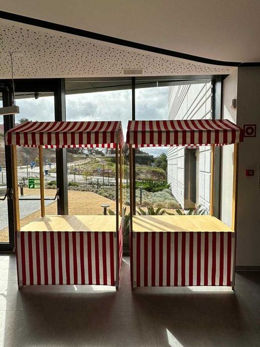 Aluguer de bancadas em madeira