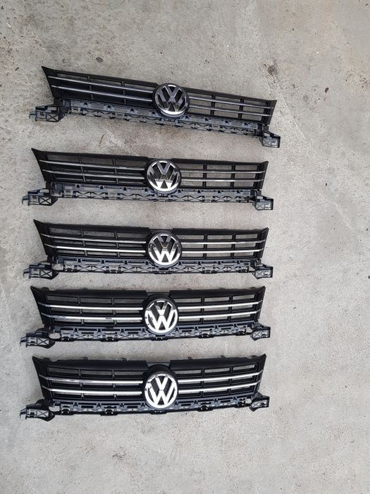 Решетка Touran Caddy 2010-2015рр.