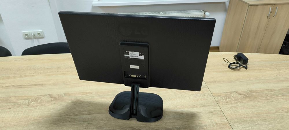 Розпродаж! Монітор LG 23” 23MP55D-P (AH-IPS,DVI,VGA)