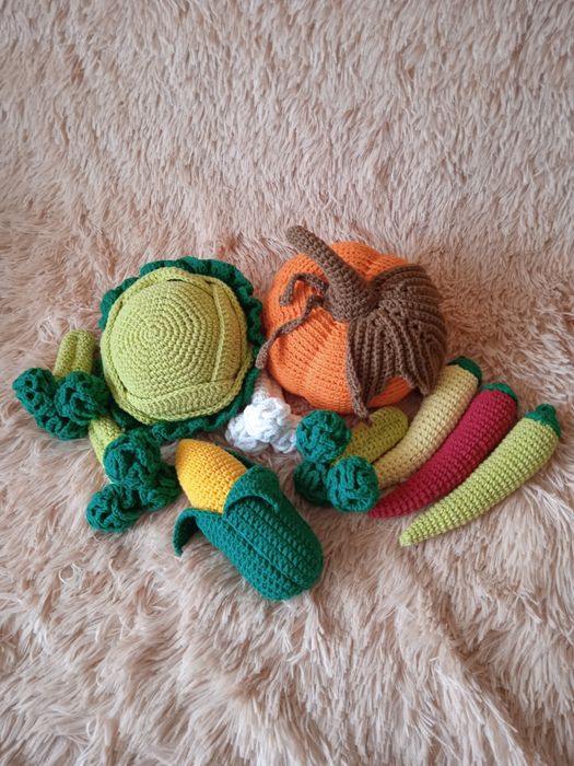 Овочі в'язані крючком