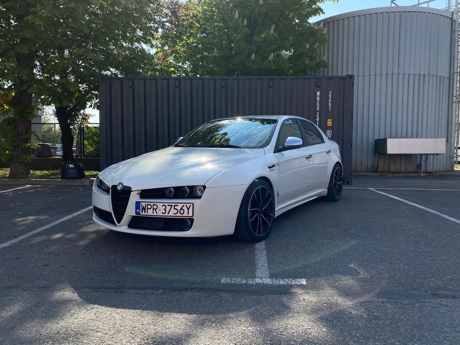 Alfa Romeo 159 Alfa Romeo 159 wersja TI biała perła, stan idealny!