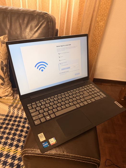 Lenovo portátil V15 G2
