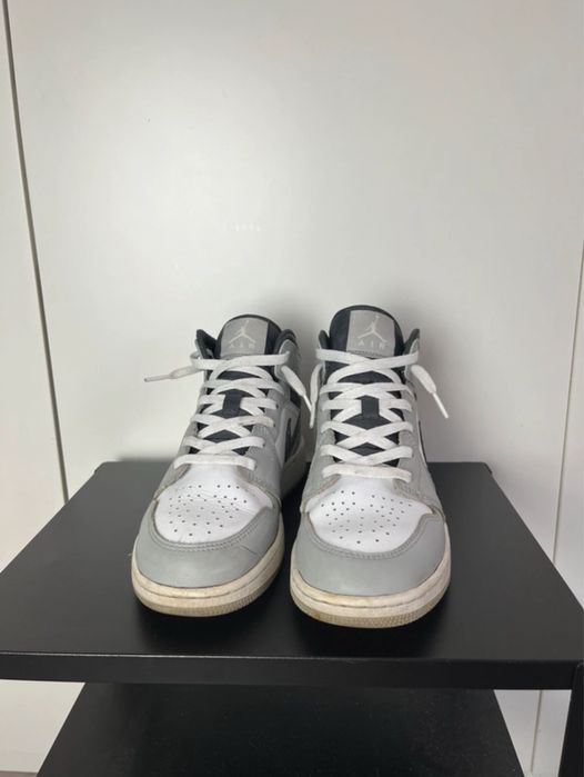 Buty Nike Jordan Retro 1 Mid Anthracite Rozmiar 40