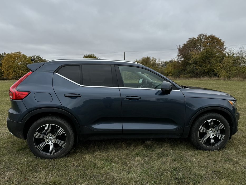 Volvo XC 40 2020 2 л