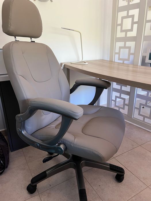 Cadeira escritório com apoio de cabeça