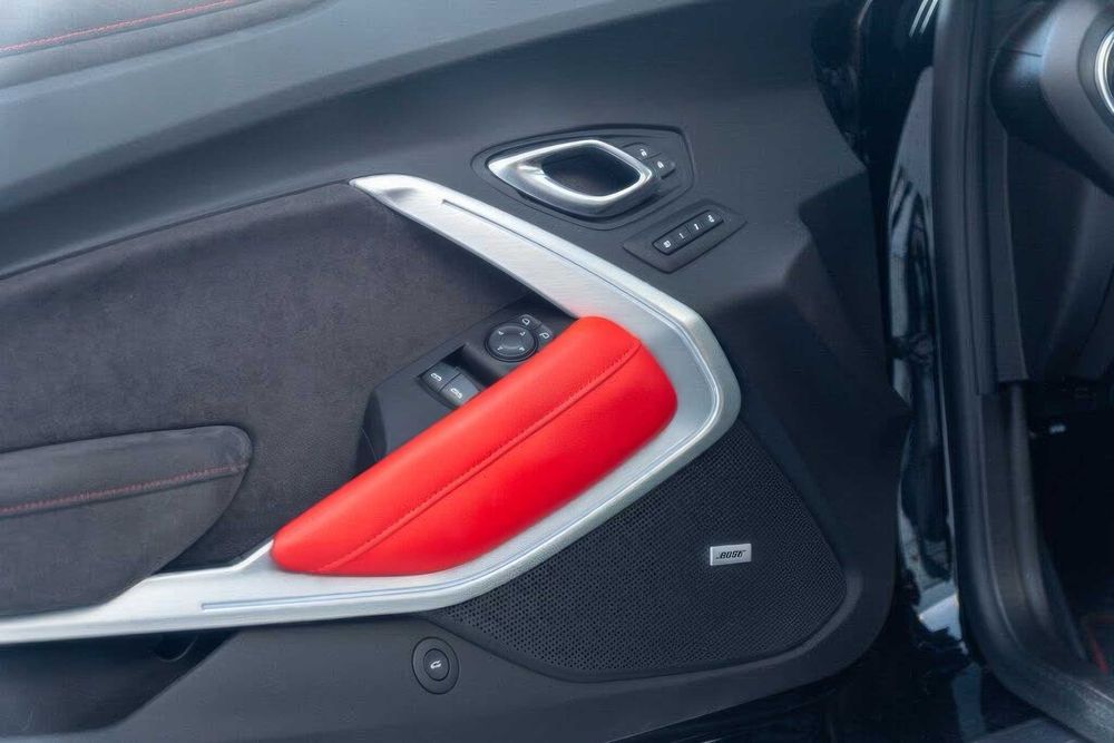 Chevrolet Camaro      2020