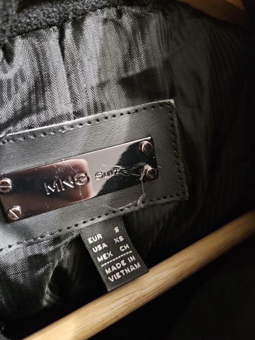 Płaszcz 63% wełna Mango